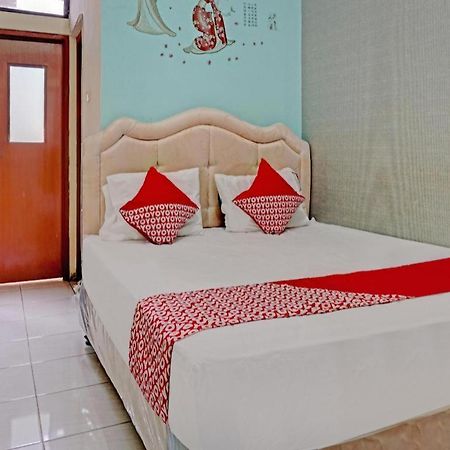 OYO 90489 Kejora Homestay Jakarta Luaran gambar