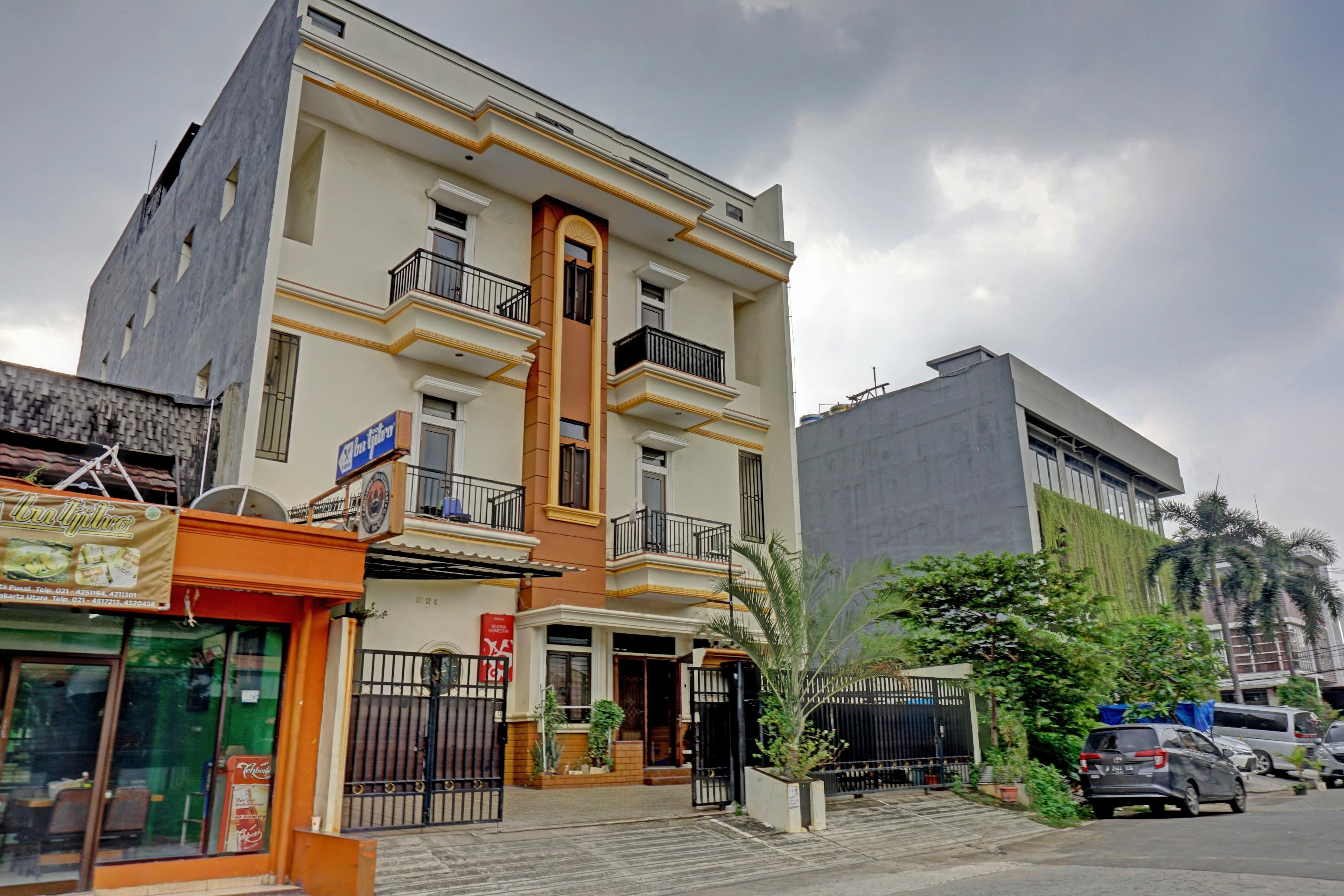 OYO 90489 Kejora Homestay Jakarta Luaran gambar