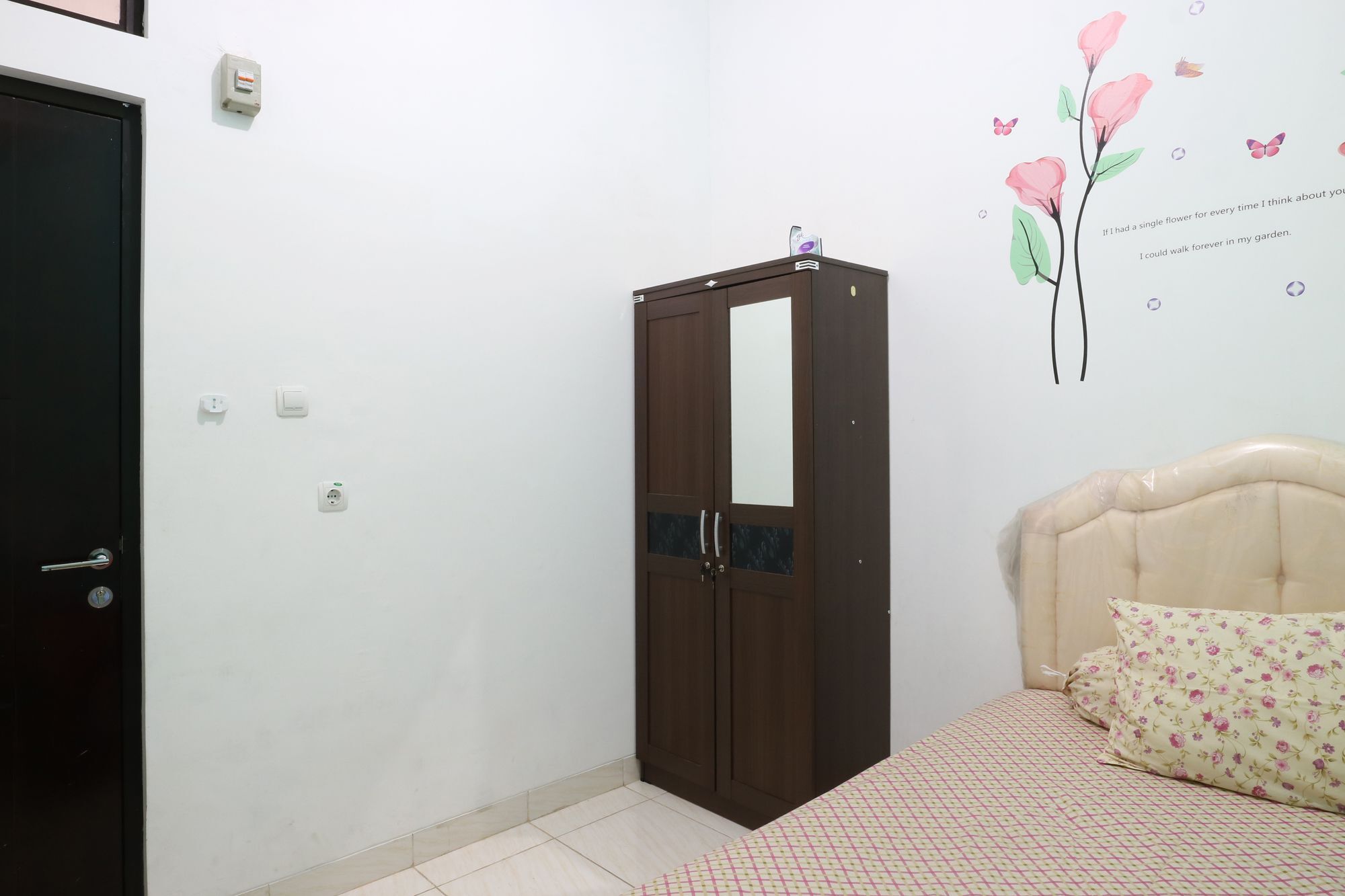 OYO 90489 Kejora Homestay Jakarta Luaran gambar
